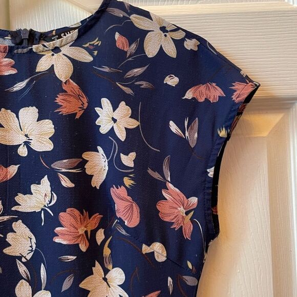 NAVY FLORAL CAP SLEEVE BACK ZIPPER DRESS SHEIN SIZE SMALL - Picture 3 of 5